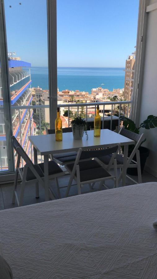 Apartamento con vistas al mar a metros de la playa Carihuela Soleil Apartamento Torremolinos Exterior foto