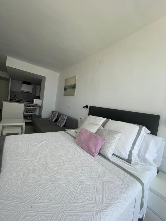 Apartamento con vistas al mar a metros de la playa Carihuela Soleil Apartamento Torremolinos Exterior foto