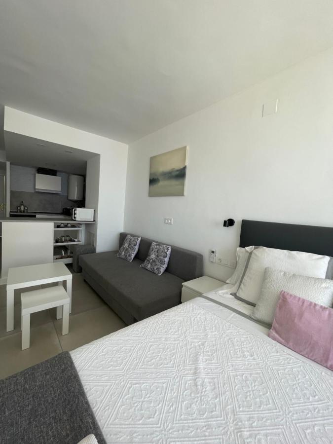 Apartamento con vistas al mar a metros de la playa Carihuela Soleil Apartamento Torremolinos Exterior foto